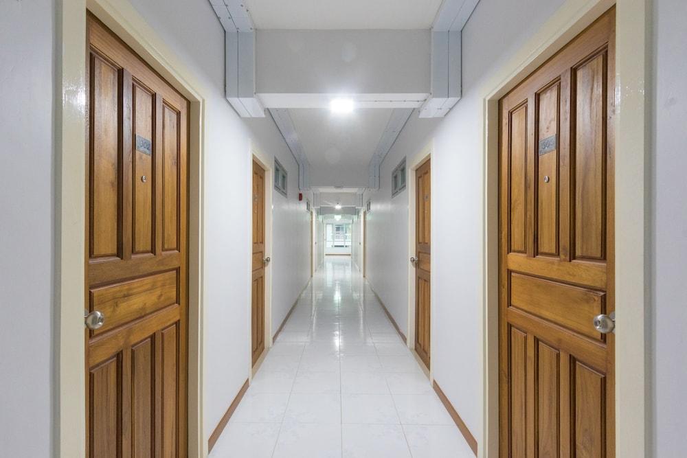 Jr Mansion On Nut Soi 25 Aparthotel Bangkok Bagian luar foto